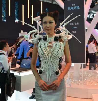 采用英特尔Edison芯片的智能蜘蛛服