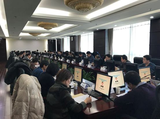 博览会办公室商讨大会进展